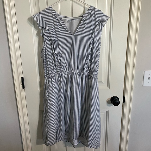 Old Navy Dresses & Skirts - Pin striped knee length dress